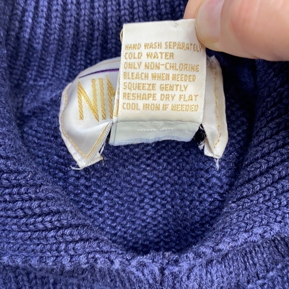 Vintage Ninon de Lenclos Blue Knit Needlework Floral Granny Sweater Large - Picture 6 of 7